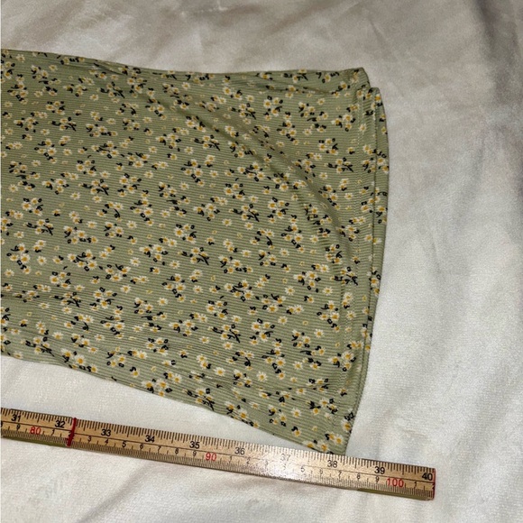 Earthy Green Wide Leg Pants with Organic Pattern - Picture 5 of 6